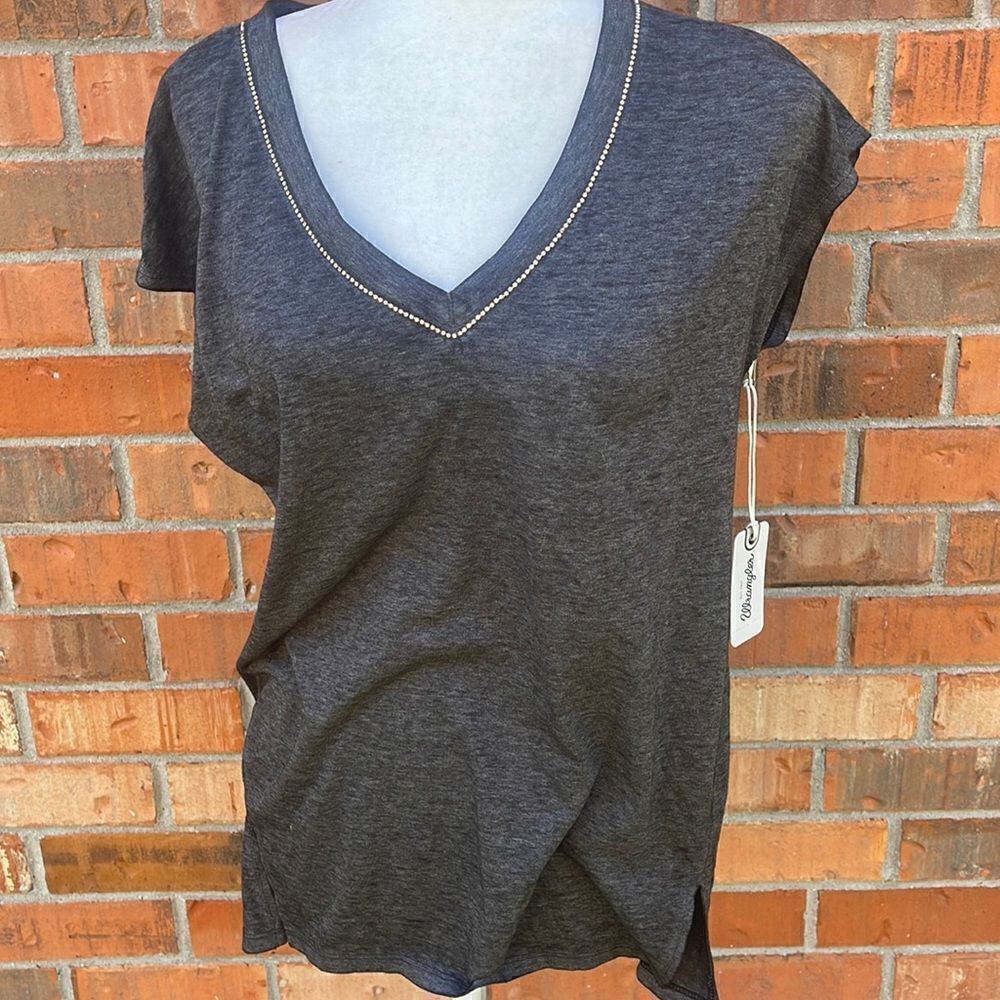 Wrangler Vneck Rhinestone Tshirt NWT Size Medium